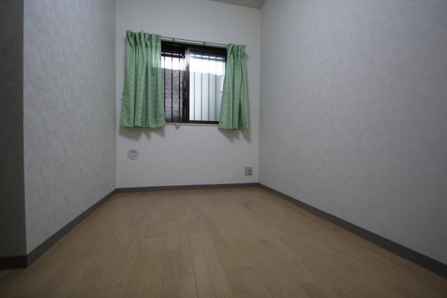 内装　クロス　床