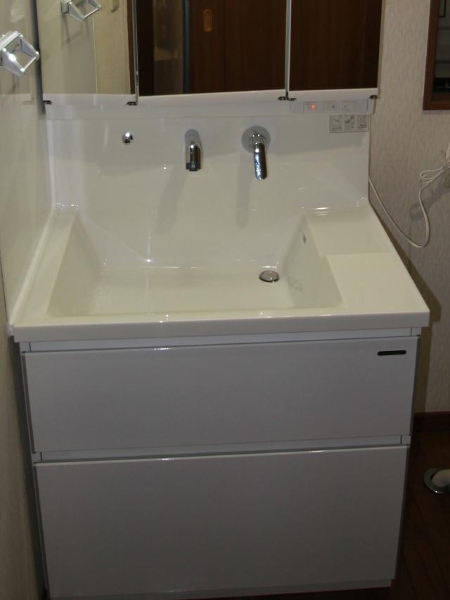 洗面化粧台　入れ替え