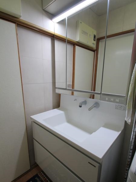 春日部市　洗面化粧台　リフォーム