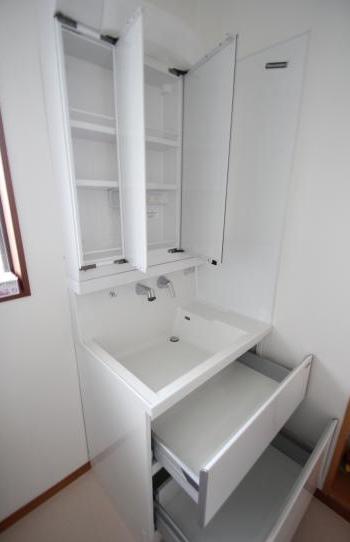 春日部市　リフォームのオガワ　洗面化粧台リフォーム　株式会社小川　浴室リフォーム