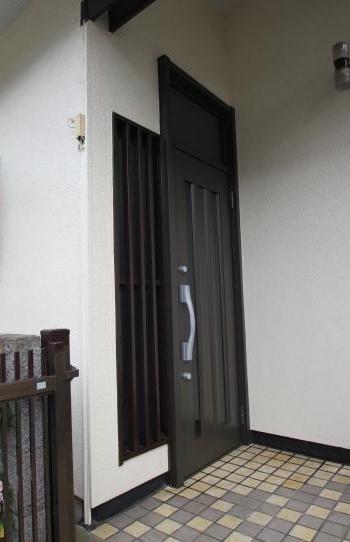 玄関ドア　春日部市　リクシルリシェント　株式会社小川