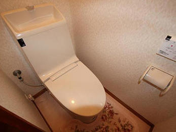 暖房便座、シャワートイレに変わったので良かったです。
