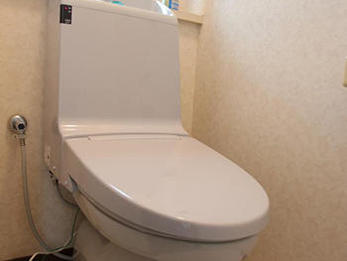 新しいトイレに変わって脇のリモコンがなくなったのですっきりしました。