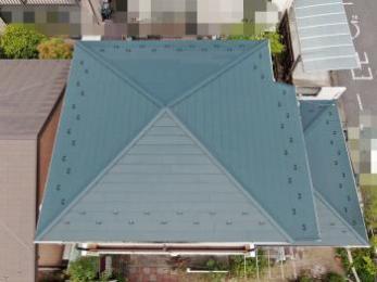 賢く抑えて、長く守る。屋根カバー工法リフォーム